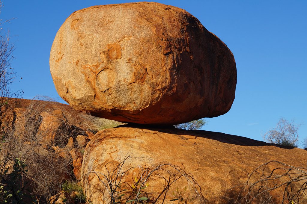 Devils Marlbes Giant Boulder Balancing